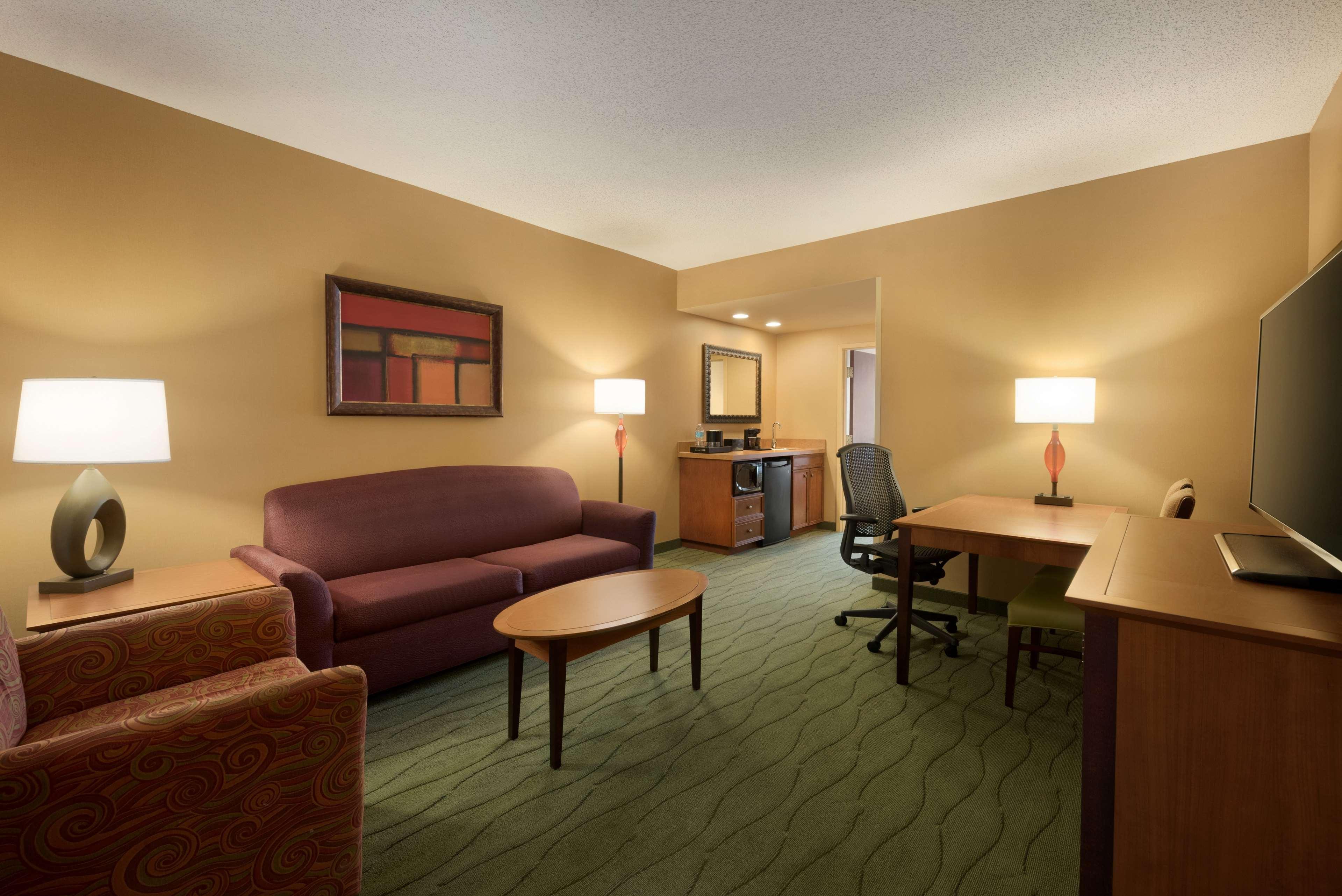 Embassy Suites East Peoria Hotel And Riverfront Conference Center Экстерьер фото