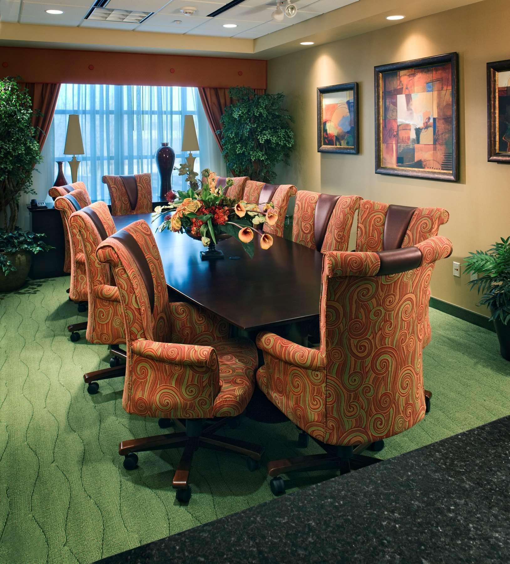 Embassy Suites East Peoria Hotel And Riverfront Conference Center Удобства фото
