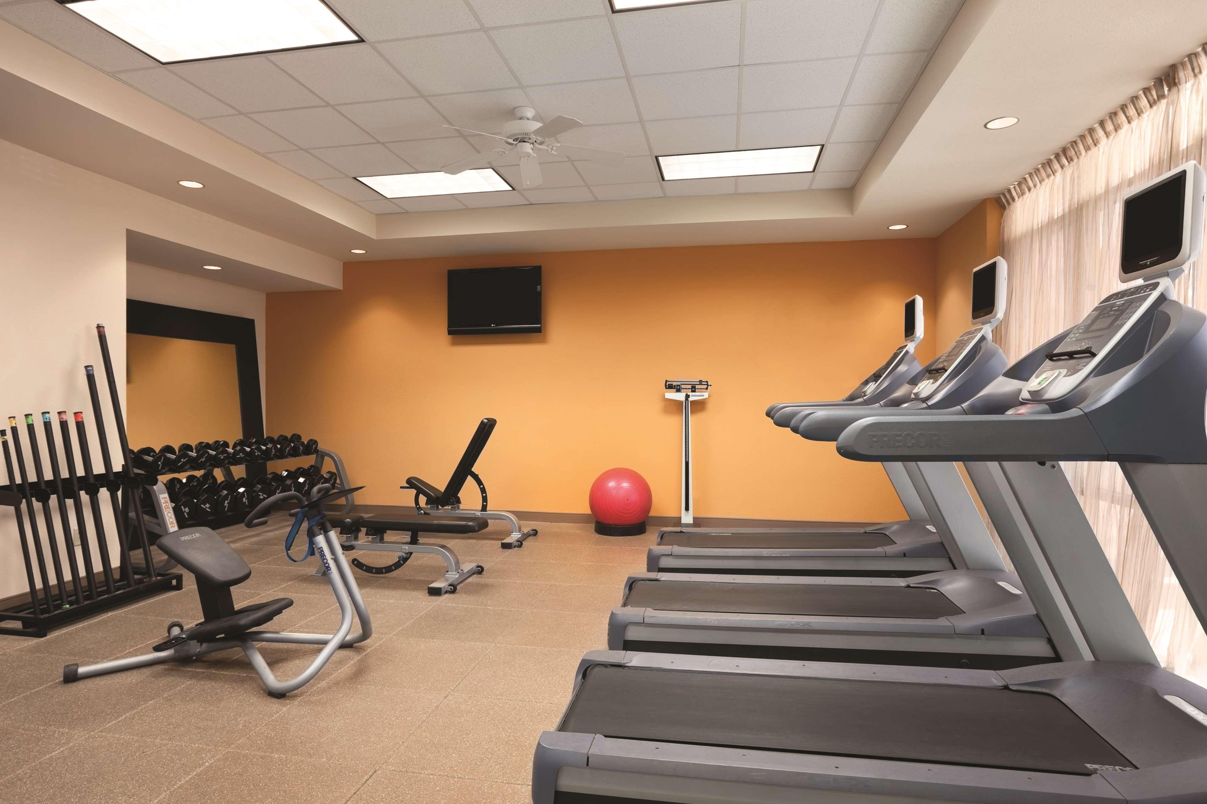 Embassy Suites East Peoria Hotel And Riverfront Conference Center Удобства фото