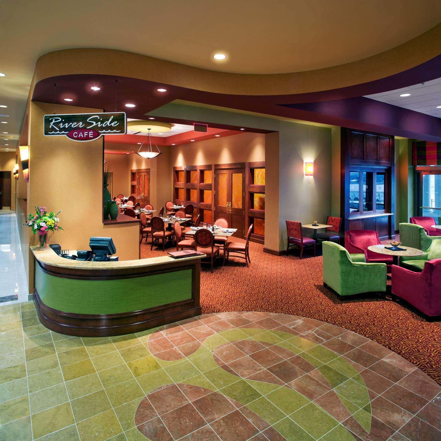 Embassy Suites East Peoria Hotel And Riverfront Conference Center Ресторан фото